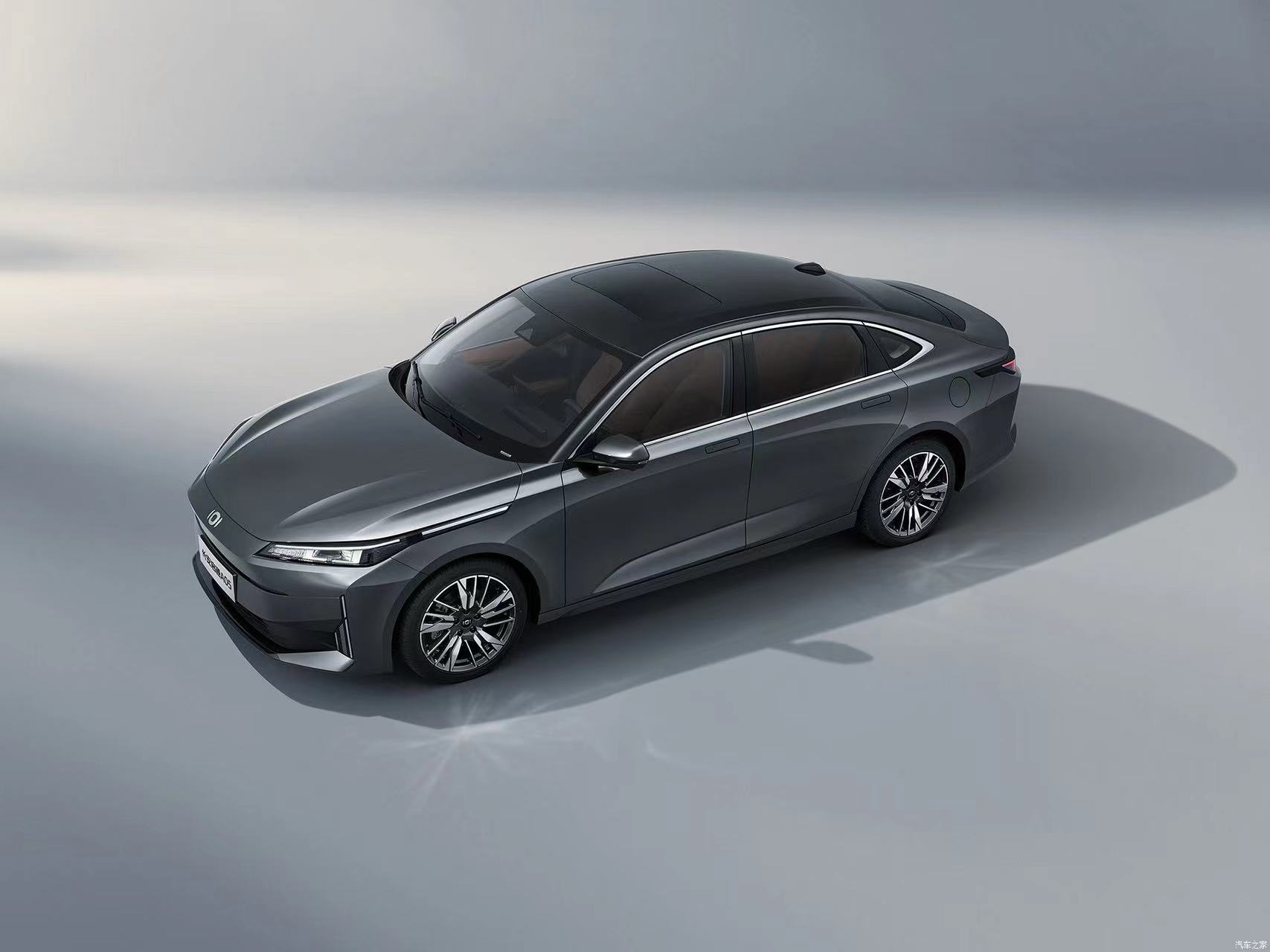 Китай Changan Automobile 2024 Changan Qiyuan Q05 60 Pro Гибридный электромобиль 1,5 л Changan Компактный электрический внедорожник с быстрой зарядкой